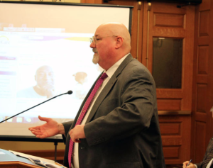 Glen Yancey, chief information officer for the Kansas Department of Health and Environment, told a legislative committee that federal mandates were the biggest cause of changes to, and delays in launching, the Kansas Eligibility Enforcement System. KHI NEWS SERVICE