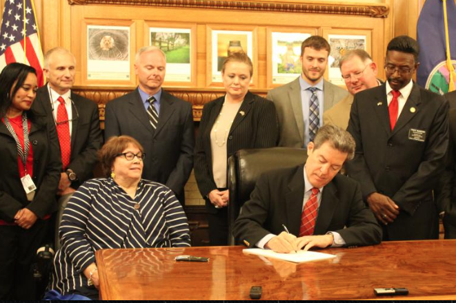 new-kansas-law-revives-debate-over-welfare-restrictions-the-salina-post