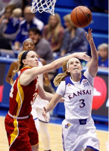 Sophomore guard Lauren Aldridge led all scorers with 21 points. (Photo: KU Athletics)