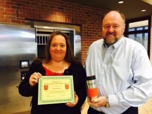 BANK VI President Tom Wilbur presents Edith Kistler with her Hero of the Week award